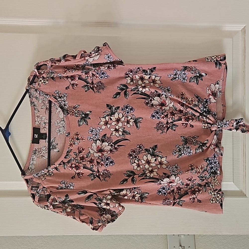 IZ Byer | Florial Knot Top